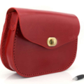 Sac pour femme en cuir rouge à bandoulière "Cerise" - tourniquet